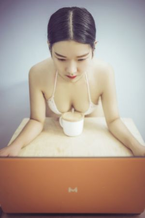 无码人妻日韩av免费_剧情片HD高清在线观看